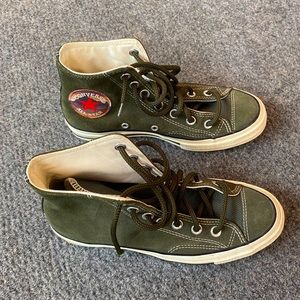 Green Suede Converse Chuck Taylor’s sz women’s 7